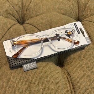 Foster Grant Clear and Tortoise Reading Glasses and coordinating case.